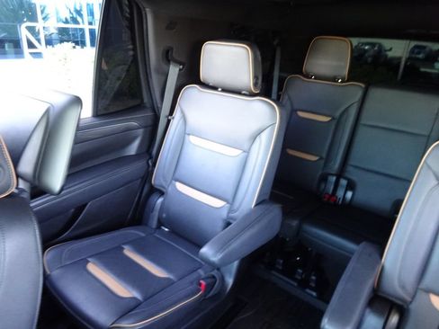 Used 2021 GMC Yukon AT4 w/ AT4 Premium Plus Package AWD/4WD image 14