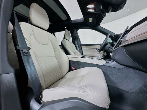 New 2026 Volvo XC90 B6 Plus w/ Protection Package Premier image 28