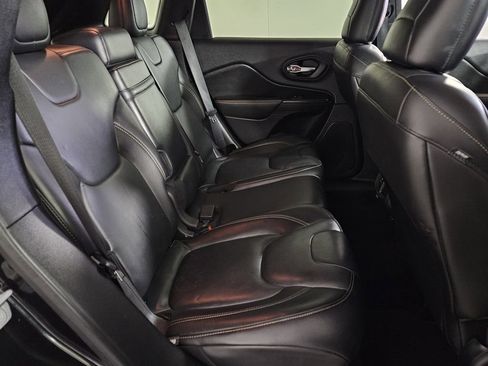 Used 2016 Jeep Cherokee Limited image 31