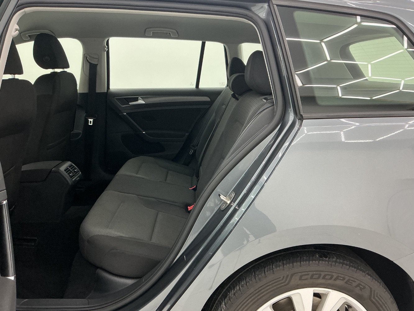 Used 2019 Volkswagen Golf S AWD/4WD image 20
