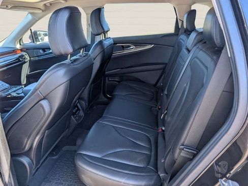 Used 2022 Lincoln Nautilus Reserve FWD image 11