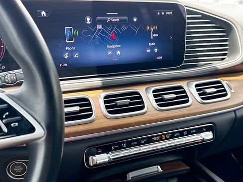 Used 2024 Mercedes-Benz GLE 350 4MATIC w/ Winter Package image 27