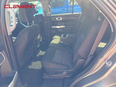 Used 2022 Ford Explorer XLT RWD image 4