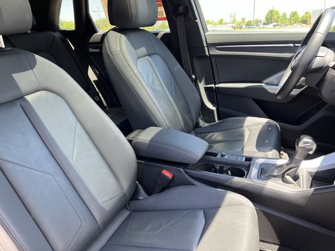 Used 2020 Audi Q3 2.0T Premium w/ Convenience Package AWD/4WD image 35