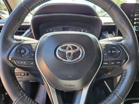 Used 2025 Toyota Corolla Cross LE AWD/4WD image 28
