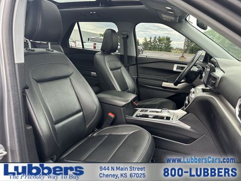 Used 2022 Ford Explorer XLT w/ Equipment Group 202A RWD image 24