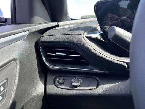 New 2026 Buick Envista Preferred FWD image 19