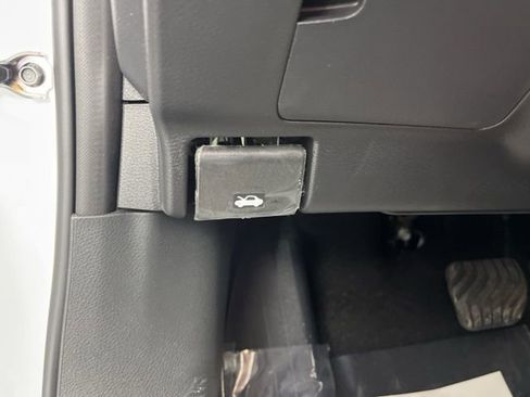 New 2026 Nissan Kicks SR image 31