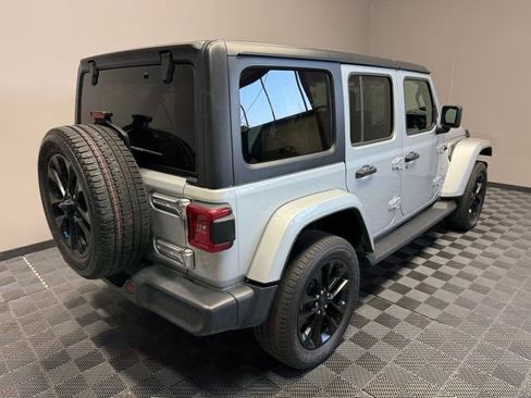 Used 2023 Jeep Wrangler Unlimited Sahara w/ Cold Weather Group image 8
