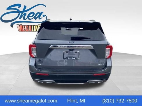 Used 2023 Ford Explorer XLT image 1