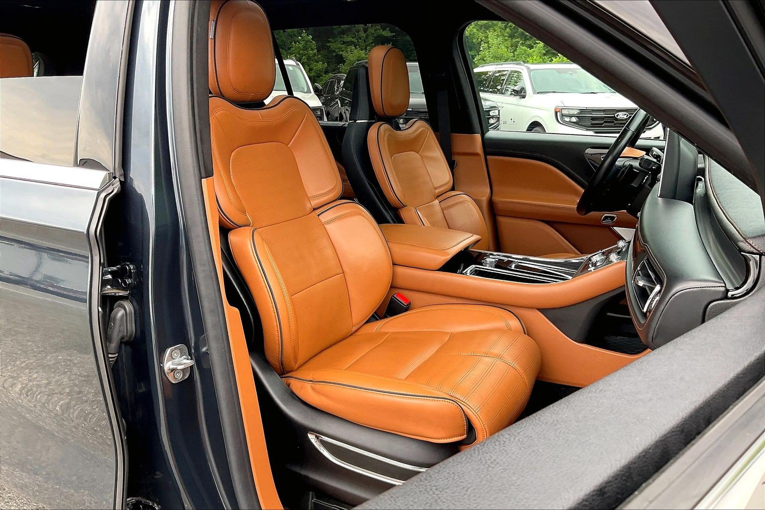 Used 2020 Lincoln Aviator Black Label Grand Touring AWD/4WD image 7