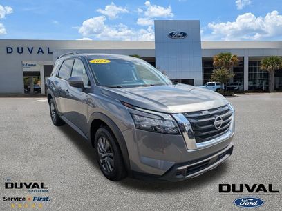 Used 2024 Nissan Pathfinder SV