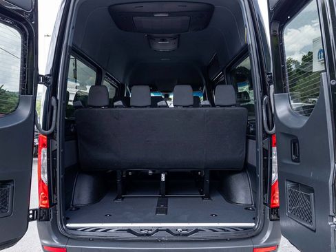 Used 2024 Mercedes-Benz Sprinter 2500 image 27