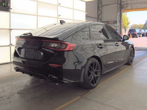 Used 2022 Honda Civic Sport image 4