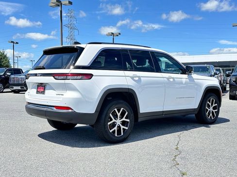 Used 2023 Jeep Grand Cherokee Limited AWD/4WD image 10