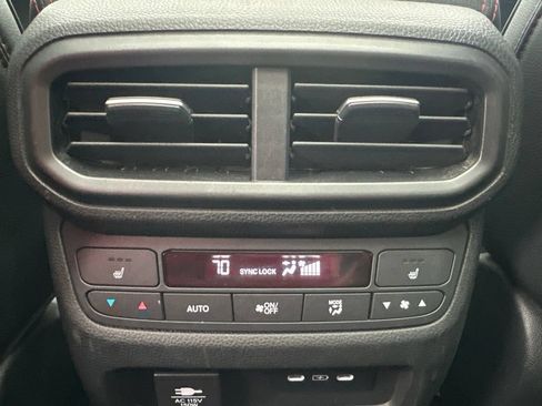 Used 2025 Honda Pilot Black Edition image 19