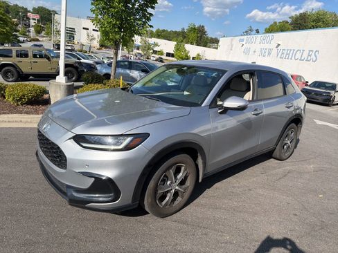 Used 2023 Honda HR-V EX-L image 4