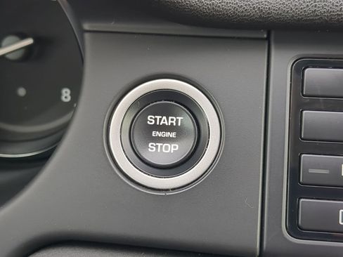 Used 2019 Land Rover Discovery Sport SE AWD/4WD image 17
