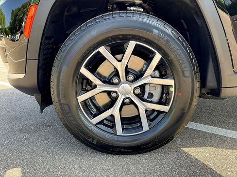 New 2025 Jeep Grand Cherokee L Limited w/ Trailer Tow Package image 12