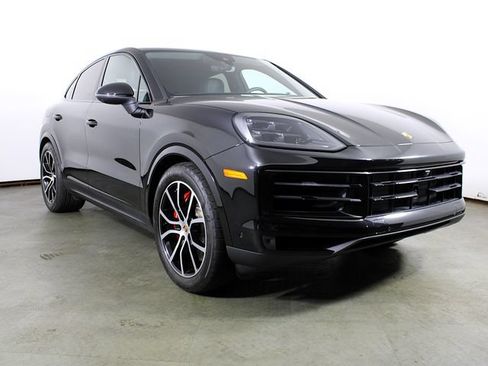 Certified 2026 Porsche Cayenne S AWD/4WD image 9