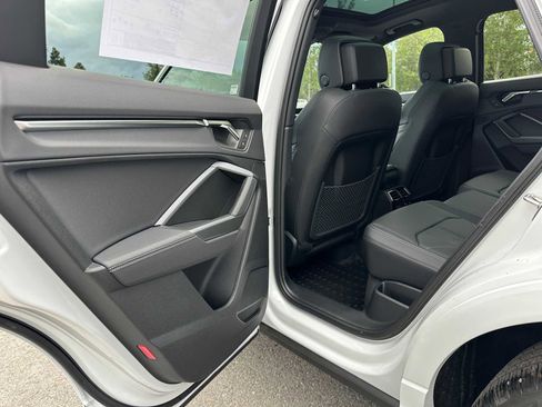 New 2025 Audi Q3 2.0T Premium image 15