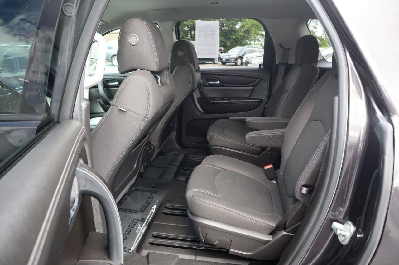 Used 2015 GMC Acadia SLE FWD image 16