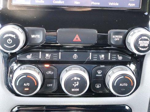Used 2024 RAM 1500 Laramie AWD/4WD image 37