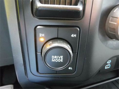 Used 2021 Ford F150 XLT image 8