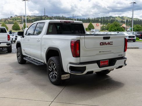 Used 2023 GMC Sierra 1500 AT4 w/ AT4 Premium Package AWD/4WD image 5