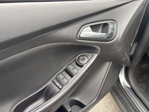 Used 2017 Ford Focus SE image 12