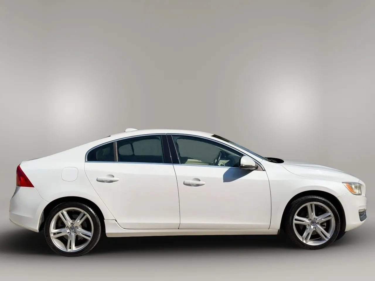 Used 2016 Volvo S60 T5 Premier w/ Convenience Package FWD image 4