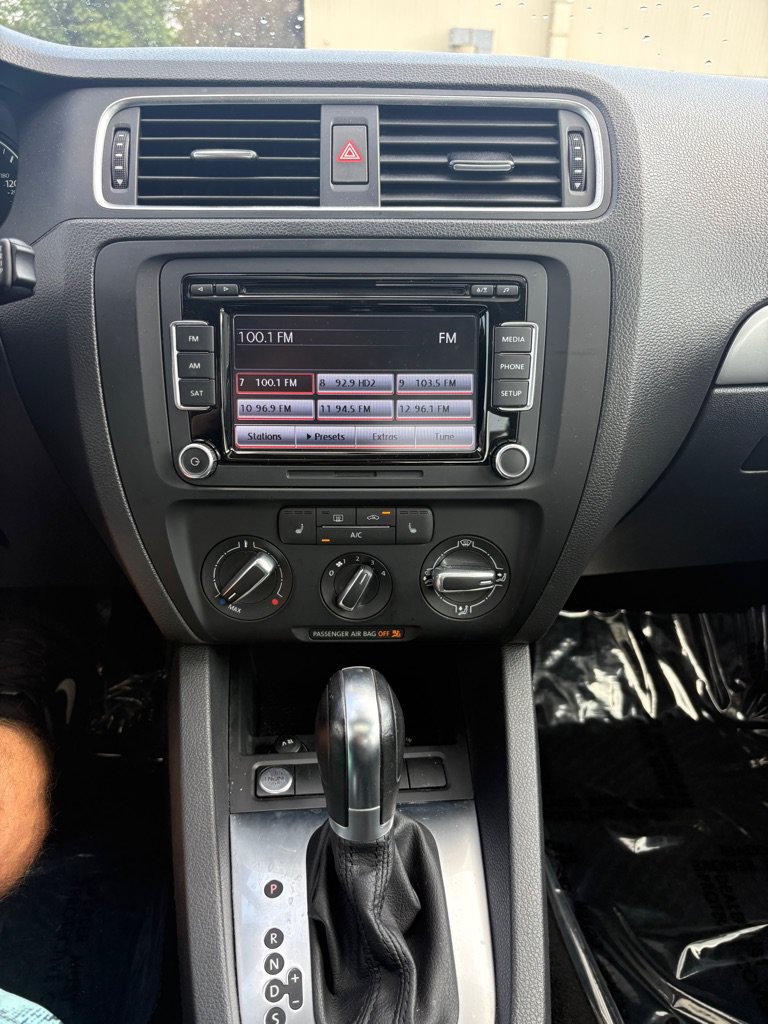 Used 2014 Volkswagen Jetta SE FWD image 15