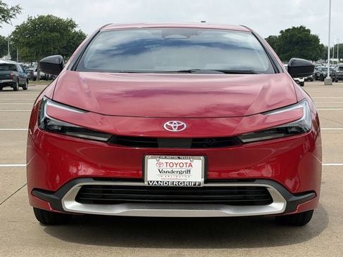 New 2026 Toyota Prius Plug-In Hybrid FWD image 8