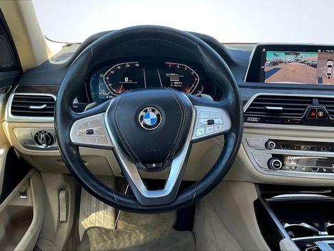 Used 2021 BMW 740i RWD image 5