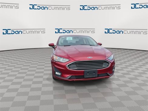 Used 2019 Ford Fusion SE w/ Equipment Group 151A image 3