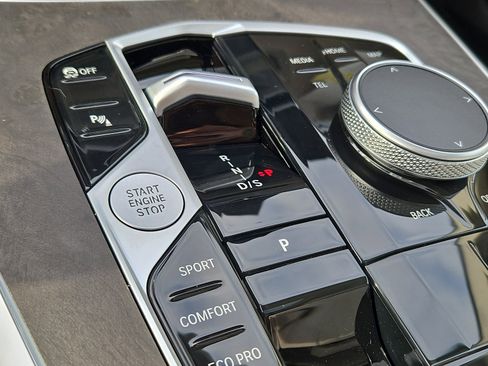 New 2026 BMW X7 xDrive40i AWD/4WD image 7