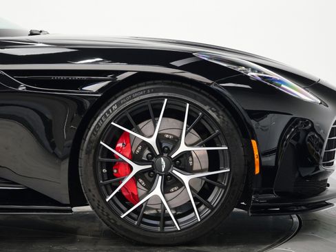 Used 2025 Aston Martin DB12 Convertible RWD image 52