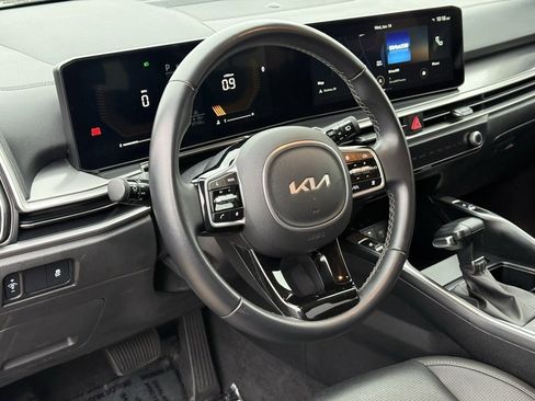 Used 2024 Kia Sorento S image 14