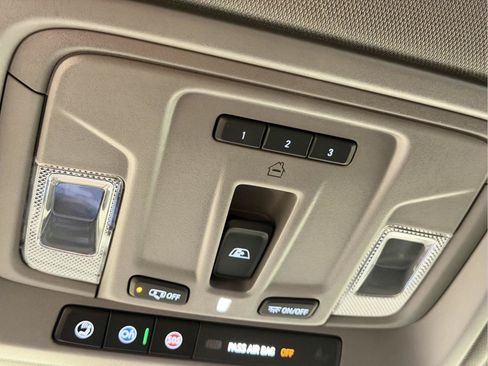 Used 2020 Chevrolet Silverado 1500 RST AWD/4WD image 36