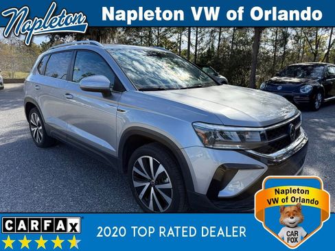 Used 2023 Volkswagen Taos SE image 3