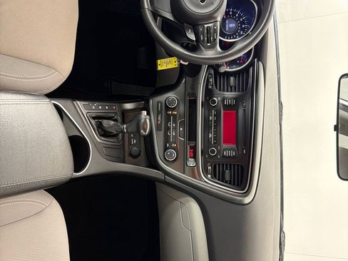 Used 2015 Kia Optima LX image 22