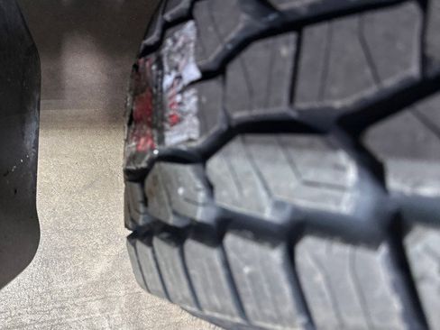 Used 2022 Chevrolet Silverado 2500 LT w/ Convenience Package image 40