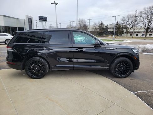 Certified 2023 Lincoln Aviator Reserve w/ Equipment Group 201A image 2