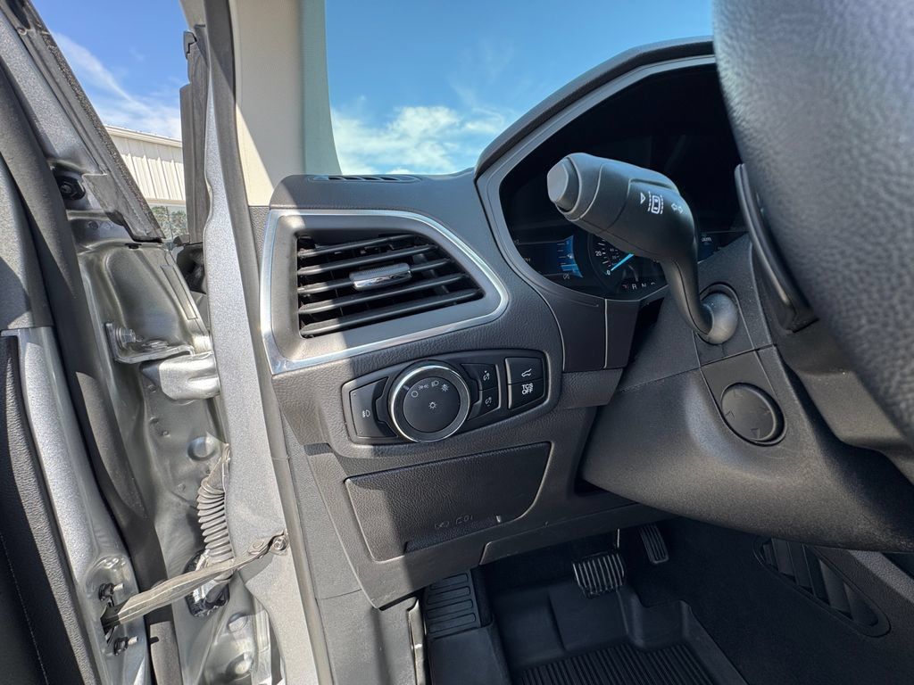 Used 2024 Ford Edge Titanium w/ Equipment Group 301A AWD/4WD image 25
