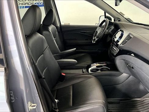 Used 2022 Honda Pilot Touring image 6