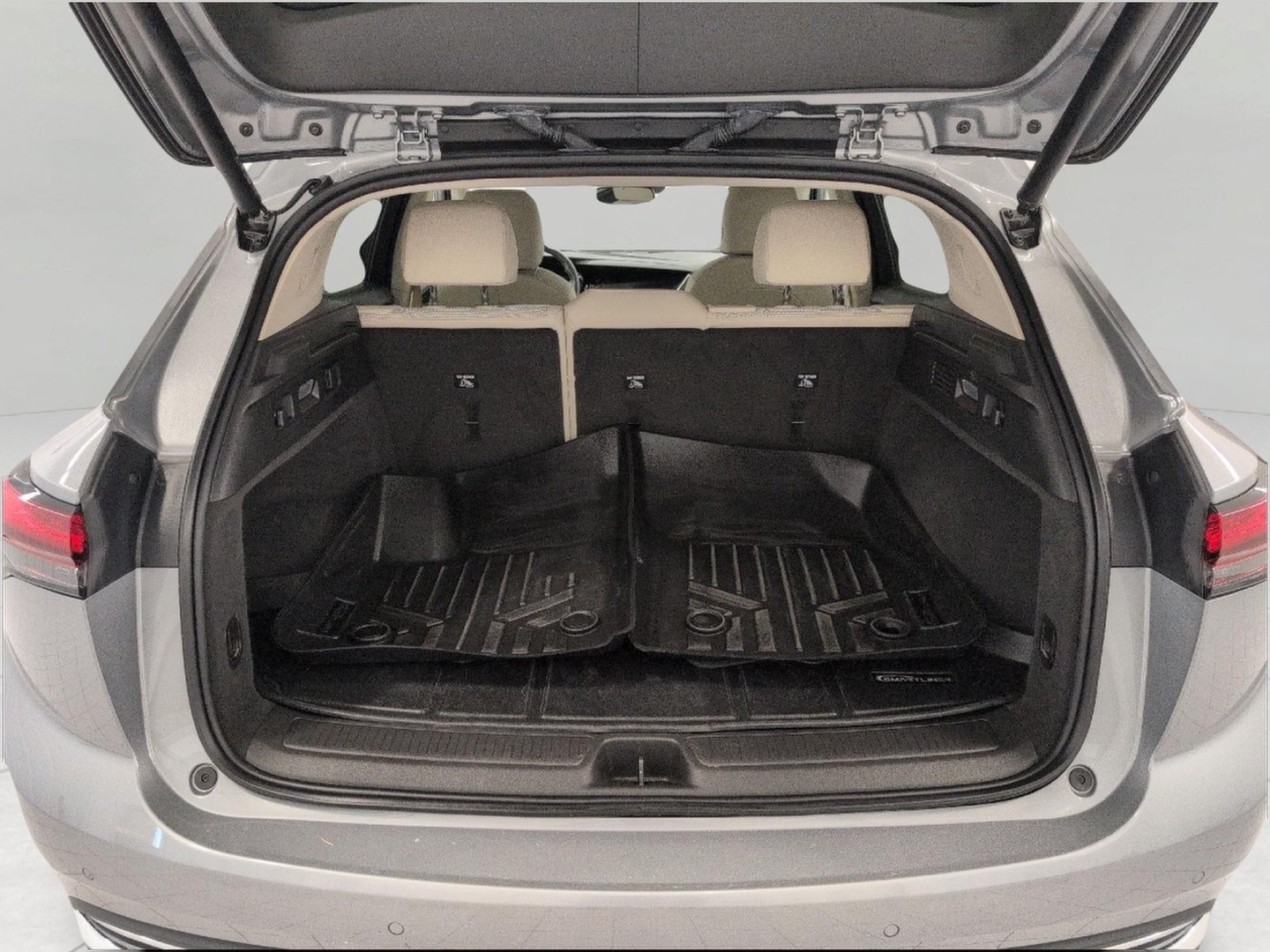 Used 2023 Buick Envision Preferred AWD/4WD image 42