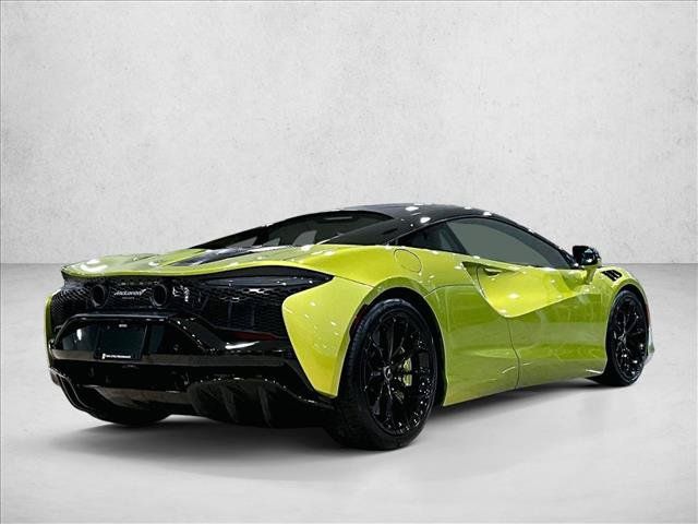 Used 2023 McLaren Artura RWD image 2