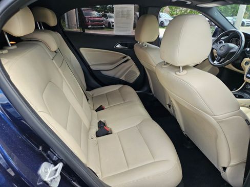 Used 2018 Mercedes-Benz GLA 250 4MATIC image 19