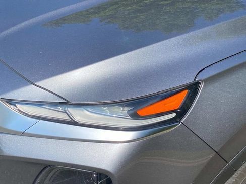 Used 2019 Hyundai Santa Fe SEL FWD image 3