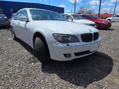 Used 2008 BMW 750i RWD image 3